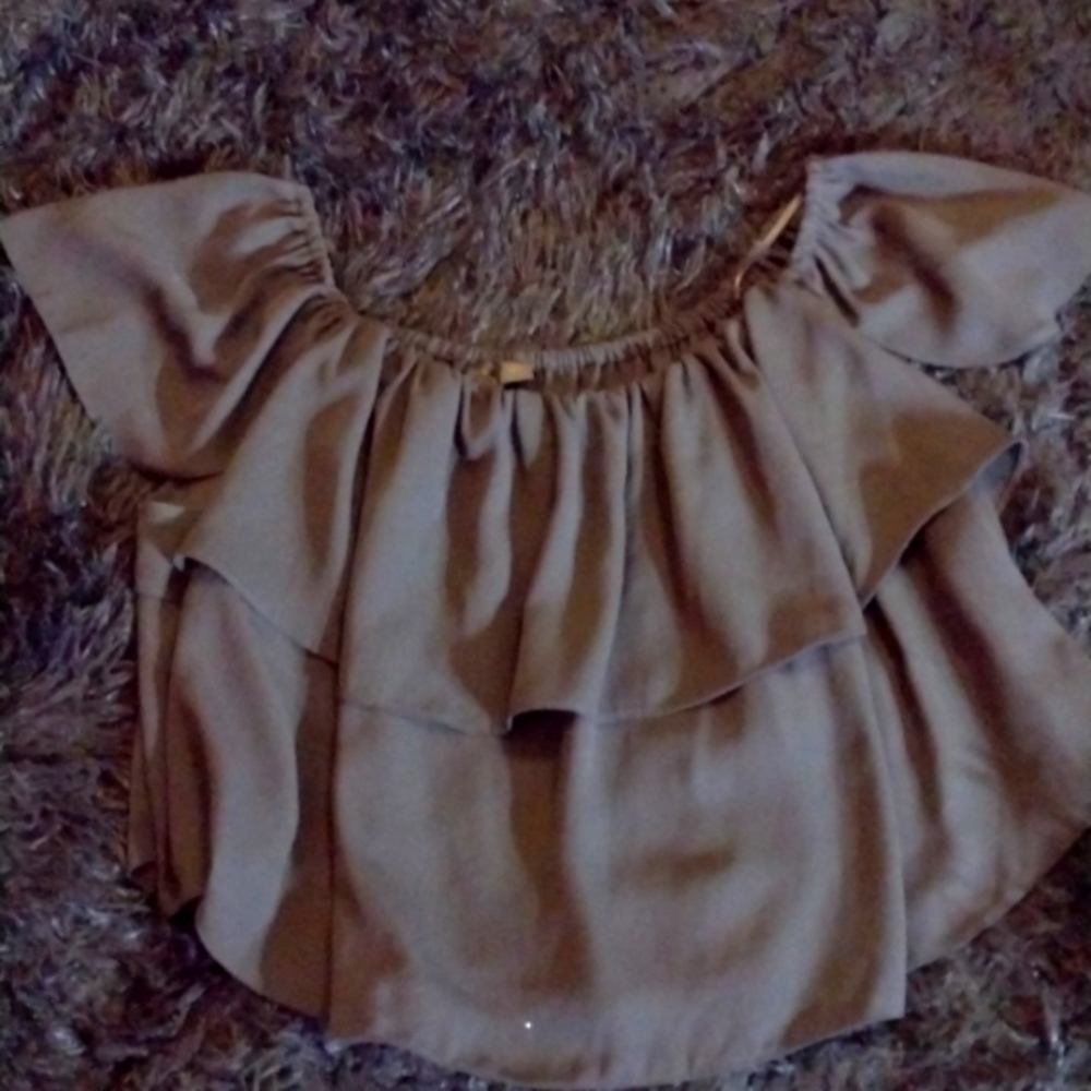 Beautiful flowy crop top